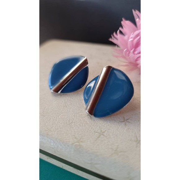 Vintage Blue and Silver Enamel Stud Earrings - Picture 5 of 10